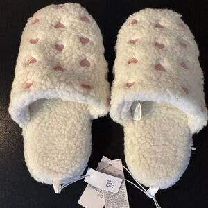 Gap kids Cozy White Slippers with Pink Hearts children size 12-13 NWT